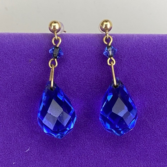 💛 Classic 14k Gold Sapphire Blue Crystal Teardrop Earrings - Picture 1 of 6